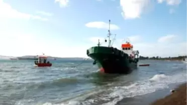 Aliağa'da Tanker Karaya Oturdu