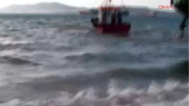 İzmir Aliağa Karaya Oturan Gemi Kurtarıldı