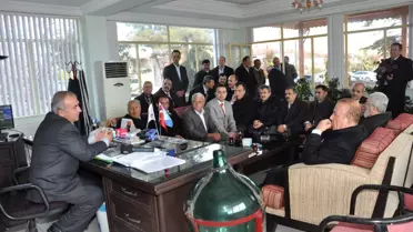 Vali Oğuz Senir Kasabasına Çalışma Ziyaretinde Bulundu