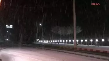 Bursa-Ankara Karayolu Yoğun Kar Yağışı Nedeniyle Ulaşıma Kapandı