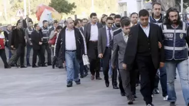 Gözaltındaki Asat Veznedarları Adliyeye Sevk Edildi