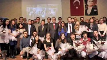 Ödüllü Genç İletişimcilere Rektör Sürprizi