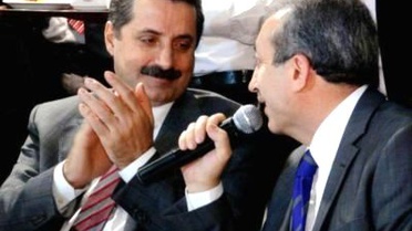 Bakan Eker Kürtçe Türkü Okudu