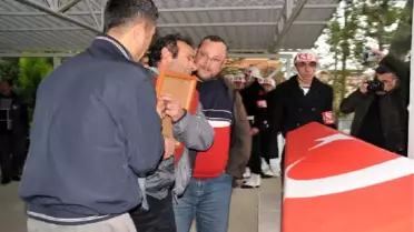 İntihar Eden Asker Toprağa Verildi