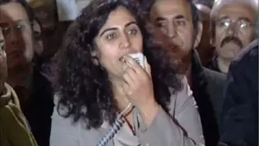 BDP'li Milletvekilleri Polisin Arama Yaptığı DİHA Bürosuna Geldi