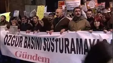 Gazetecilerin Gözaltına Alınması Taksim'de Protesto Edildi