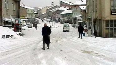 Çelikhan'da Kar Yolları Kapattı