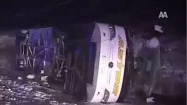 Otobüs Şarampole Yuvarlandı