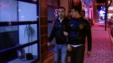 Kavga Ettikleri Gencin Telefonunu Alıp Kaçarken Polis Yakaladı