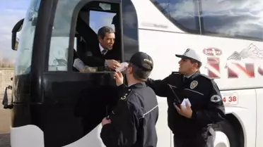 Kırıkkale'de Polisten Sürücülere Hız Uyarısı