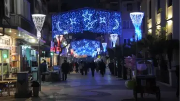 Yeni Yılda Çarşı Işıl Işıl