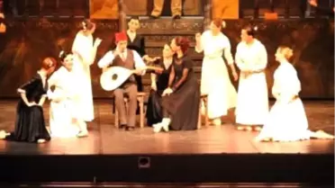 'Çalıkuşu'na Ayakta Alkış
