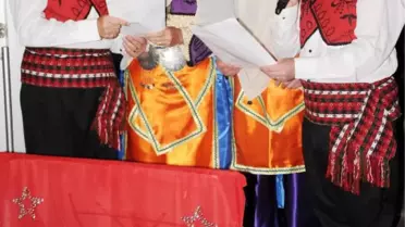 İngiliz Yarenler, Depremzedeler İçin Van Türküsü Seslendirdi