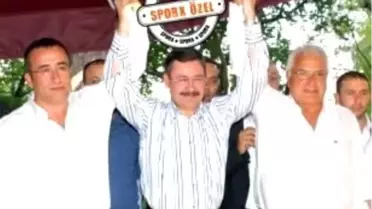 'Ara Sıra Ağlıyorum...'