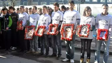 Diyarbakır'da Bomba Kurbanları Gözyaşlarıyla Anıldı