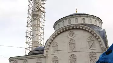 Dumankaya'daki Cami Minaresine Başbakan Ayarı