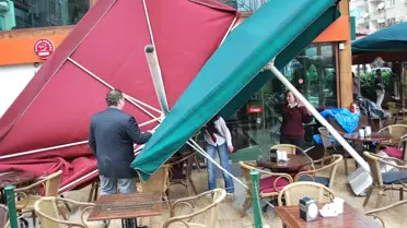 Manisa'da Fırtına Etkili Oluyor