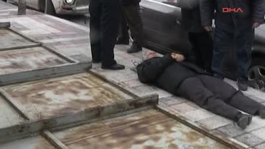 Lodos Akşehir'de Okulların Çatısını Uçurdu
