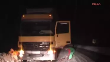 Göksun'da Kar Ulaşımı Durdurdu