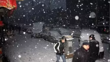 Hakkari'de 130 Köy ile 375 Mezra Yolu Ulaşıma Kapandı