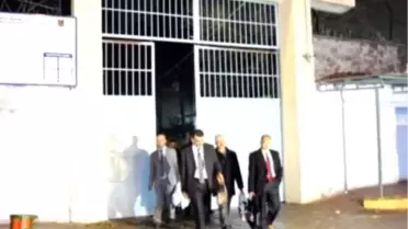 Tahliye Edilen Sendikacılara Zılgıtlı Karşılama
