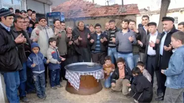 Erkek Çocuk İçin Dua Edip Helva Kardılar
