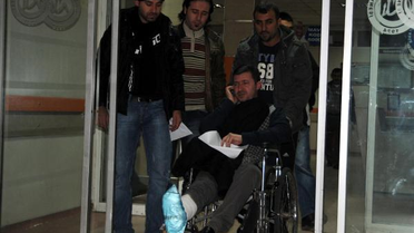 Hırsızlık Şüphelileri Otomobille Polise Çarpıp Kaçtı