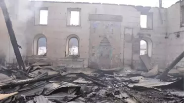 Kelkit'te Tarihi Cami Yandı