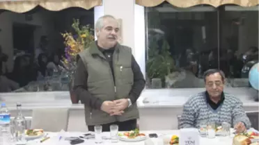 Özcan'dan Basına Yemek