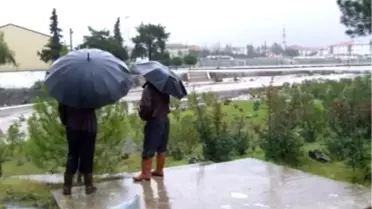 Fırtına Foça'da Hayatı Olumsuz Etkiledi