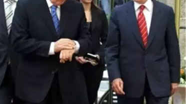 Kılıçdaroğlu, Denktaş'ın Cenazesi İçin Eski Genel Başkanlarla Birlikte KKTC'ye Gitti