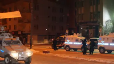 Polis Servis Aracına Bombalı Tuzak