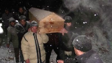 Öldükleri 2 Gün Sonra Anlaşılan Anne ve Çocukları Toprağa Verildi