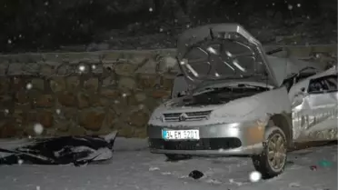 Otomobil, Park Halindeki Tır'a Çarptı: 1 Ölü, 1 Yaralı