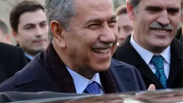 Arınç'ın Ayakkabılarına Yakın Takip (2)