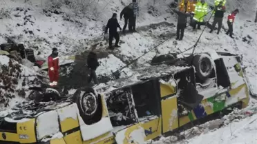 Otobüs Şarampole Yuvarlandı: 4 Ölü