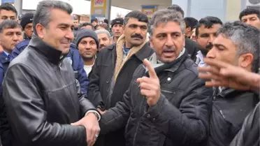Yeni Yerlerine Gitmek İstemeyen Pazarcı Esnafı ile Zabıta Tartıştı