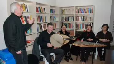 Emeklilerden Türk Sanat Müziği Korosu