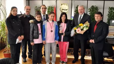 Masa Tenisinde Manisa 3.'sü Oldular