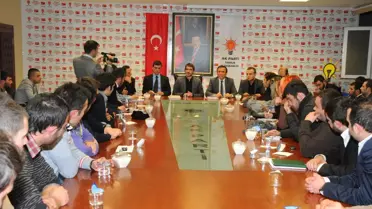 Başkan Genç, AK Parti'li Gençlerle Bir Araya Geldi