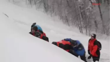 Bursaek1uludağ'da Kaybolan 3'ü Kuveytli 6 Kişi Jandarma Tarafından Kurtarıldı