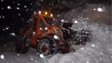 Püren Geçidine Yine Çığ Düştü