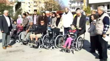 Toplanan Mavi Kapaklar 6 Engelliye Tekerlekli Sandalye Oldu