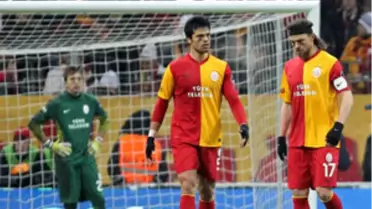 Aslan Beraberlikle Yetindi