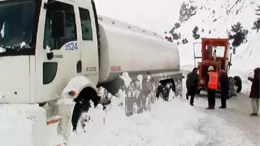 Tankerin Üzerine Çığ Düştü
