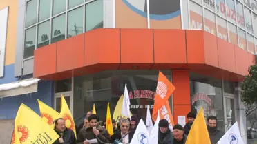 Kesk'ten AK Parti Ününde Eylem
