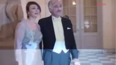 Büyükelçi Dibek ve Eşi, Kraliçe'nin Akşam Yemeğinde