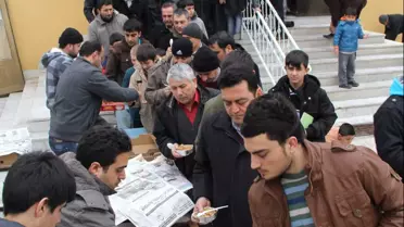 Çorum Mevlana Camii'nden 1500 Kişiye Helva ve Ekmek