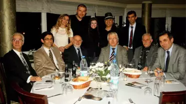 Usta Makaslardan Anlamlı Gece