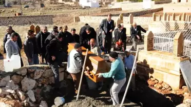 Almanya'da Töre Cinayetine Kurban Giden Arzu'nun Cenazesine Ailesi Katılmadı